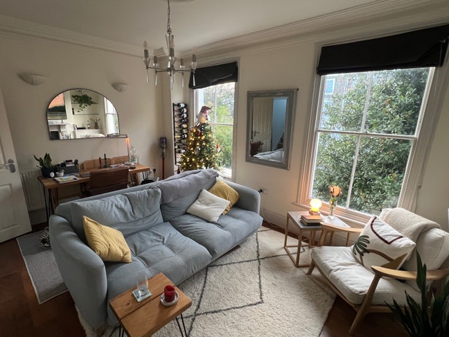 Cozy retreat on Elmore street  Main Photo