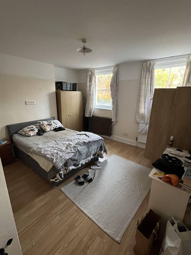 Spacious flat, quiet street next to Clapham Common Main Photo