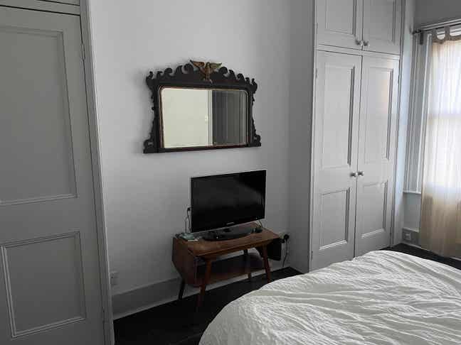 Front bedroom with en suite bathroom Main Photo