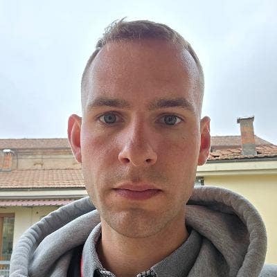 31 year old Male seeks a double room Main Photo