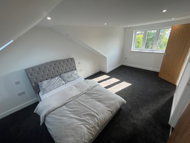 1X En-Suite / 1X Double - Available Immediately  Main Photo