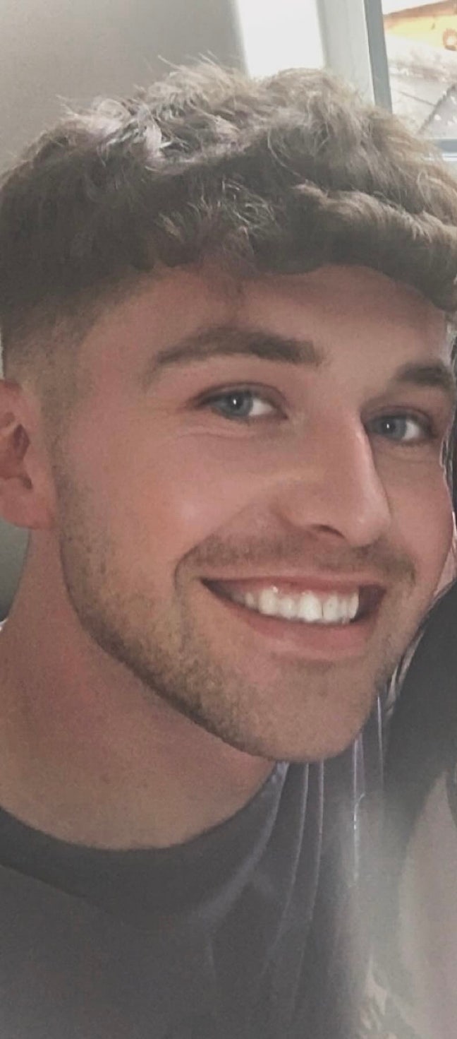 Professional Male seeks a single or double room Main Photo