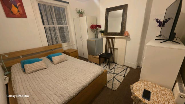  Nice  duble  room  in zone  2 W6  Main Photo