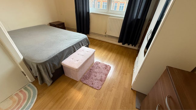 Double bedroom 2 mins away from Tower Bridge Main Photo