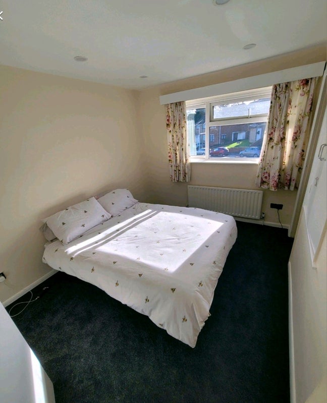 Large Double Room, Furnished, Bill's/Net Inc. Main Photo