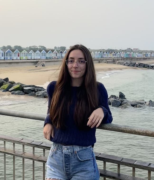 Room needed by professional couple Main Photo