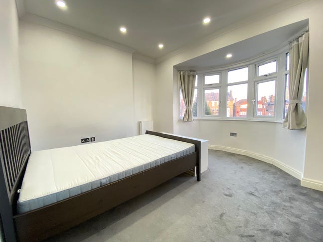 **Ensuite**Perryn Road** Acton**W3**All Bills Incl Main Photo