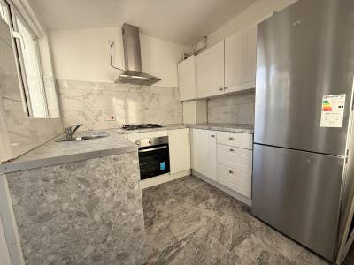 3 Bedroom | South Croydon Main Photo