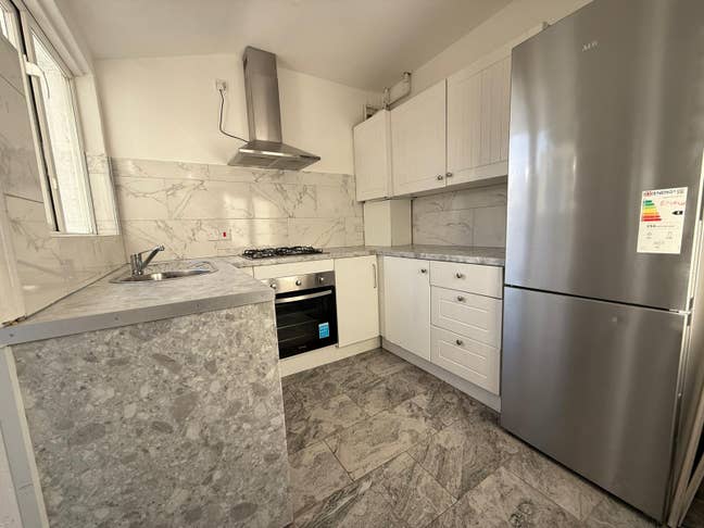 3 Bedroom | South Croydon Main Photo