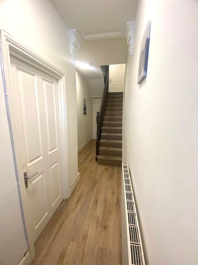 💼 Pro Living  •  SW17 •  Cleaner  +  Bills In  🧼✨
 Main Photo