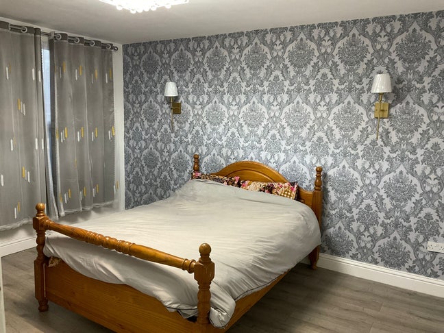 Two bed flat Main Photo