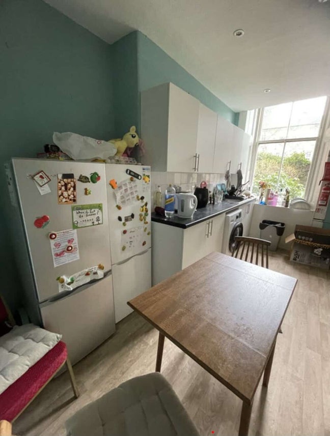 A cozy flat on Byres road Main Photo