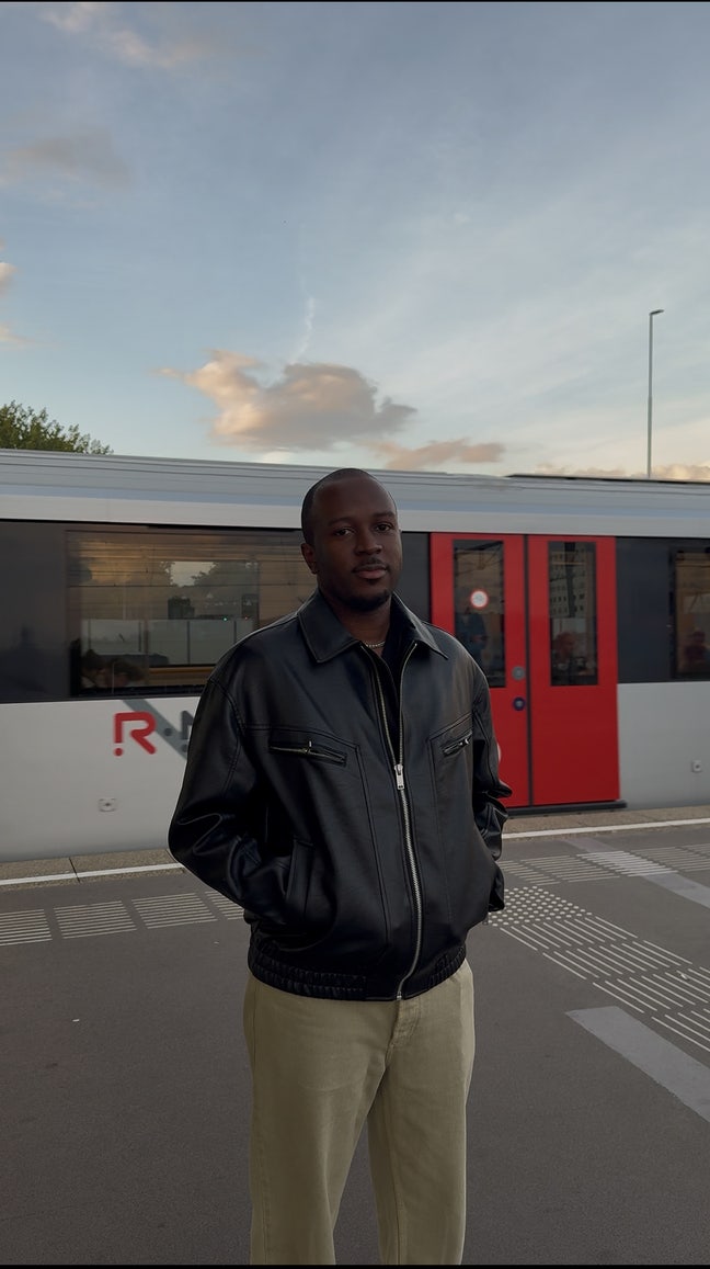 Looking for flatmate / buddy up  Main Photo