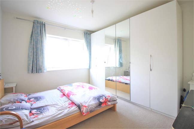 2 Double Bedrooms Main Photo