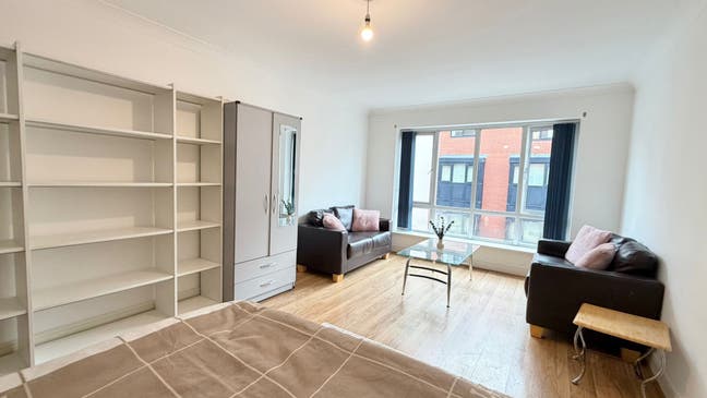 Bright & Spacious Double Room | Bills Inc. | B1  Main Photo