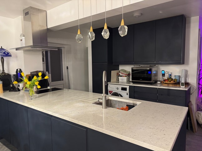 Home available - 3 mths. Parking. Cleaner included Main Photo