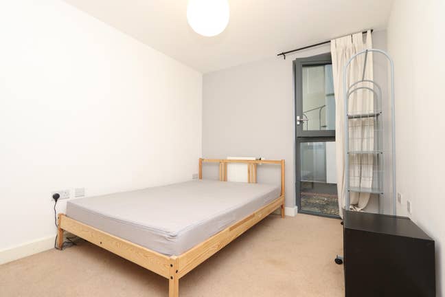 Vibrant Dalston Room!! 4Min  Walk from Station Main Photo
