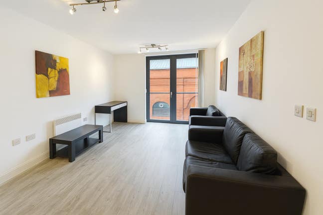 2 Bed 2 Bathroom Birmingham City Centre Main Photo