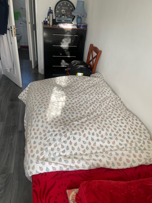 Single Double Room Available  Main Photo