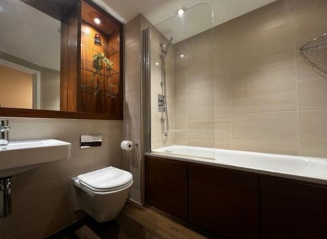 Looking for a room mate Main Photo