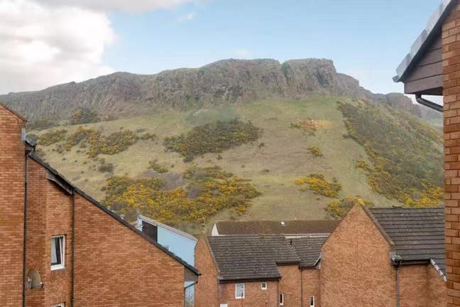  Central Edinburgh 1-Bed Flat  Main Photo