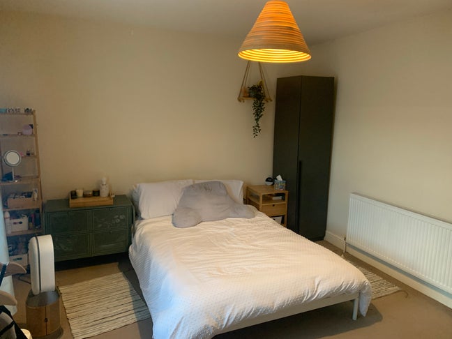 Large Double Room Main Photo