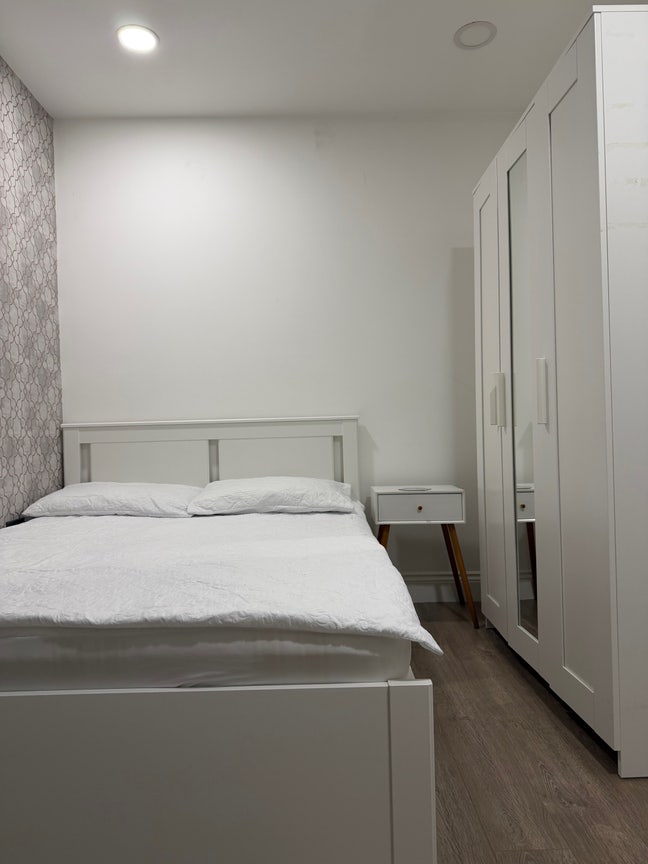  Lovely Furnished Room  Main Photo