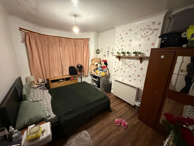 Spacious Double bed room Main Photo