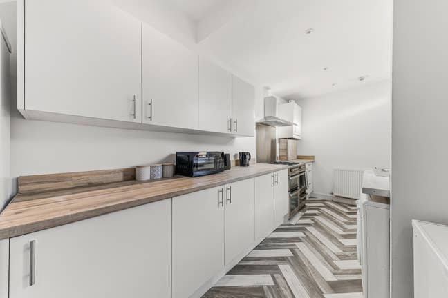 ***Reduced*** Newly Refurbed Very Popular! Main Photo