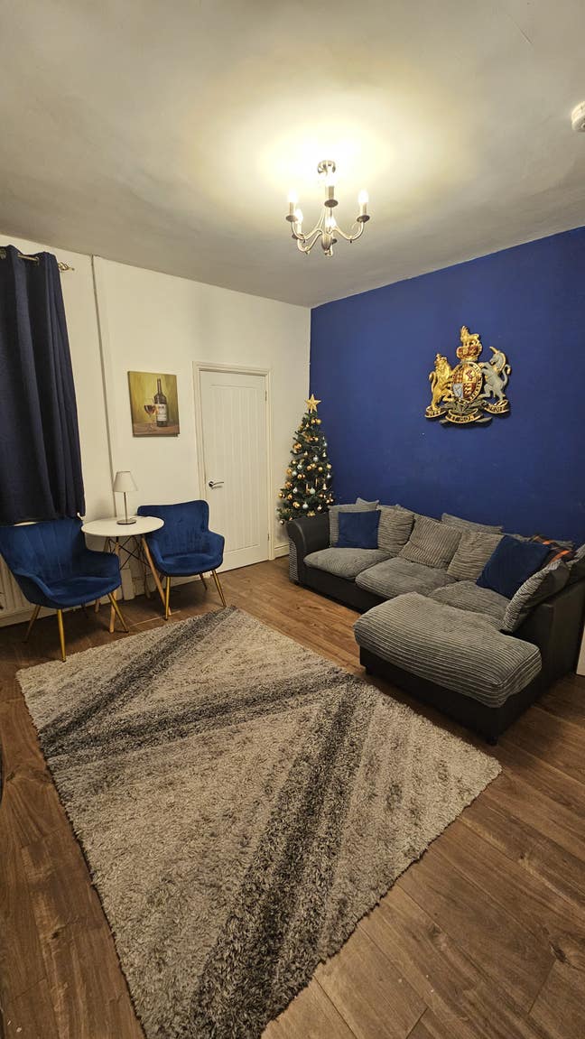 Double bedroom near city centre and Metro Main Photo