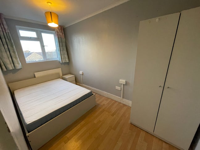 2 Double Rooms in Enfield Maisonette Flat Main Photo