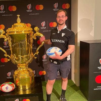 Professional male looking for a room! Main Photo