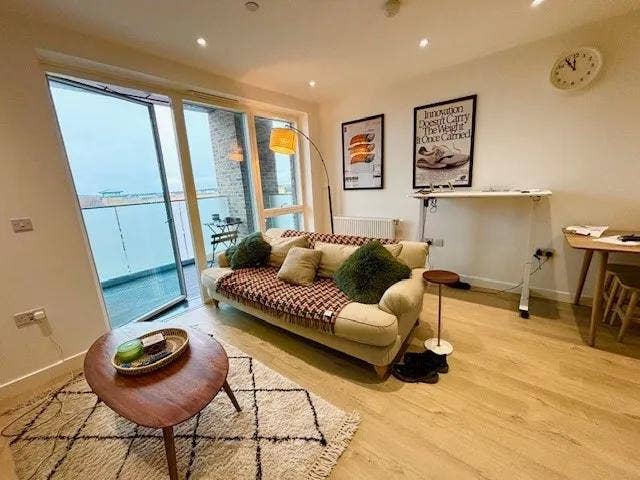 Luxury One Bedroom Flat Available   Main Photo