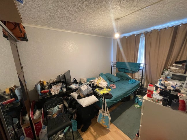 Large Double Room in Enfield Maisonette Flat Main Photo