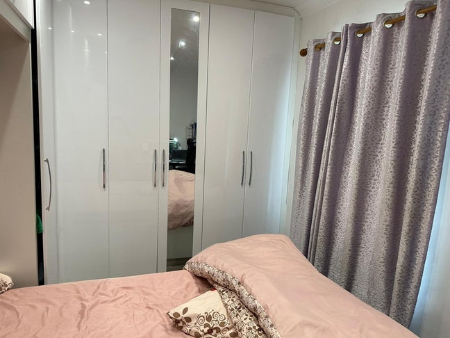 3 Bed 3 En-suite flat Cambridge Road Hounslow Main Photo