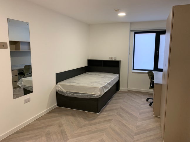 Spacious & new Ensuite in heart of Bedminster! Main Photo