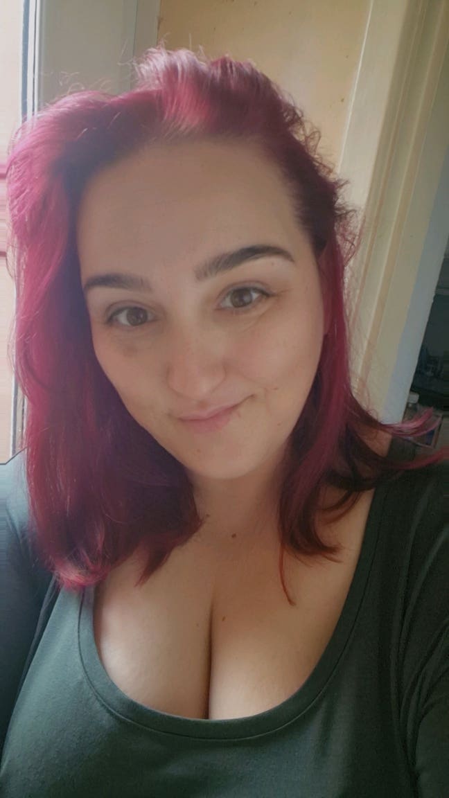 41 year old woman  Main Photo