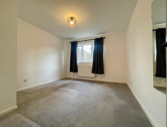 Double Room Available – Immediate Move-in Main Photo