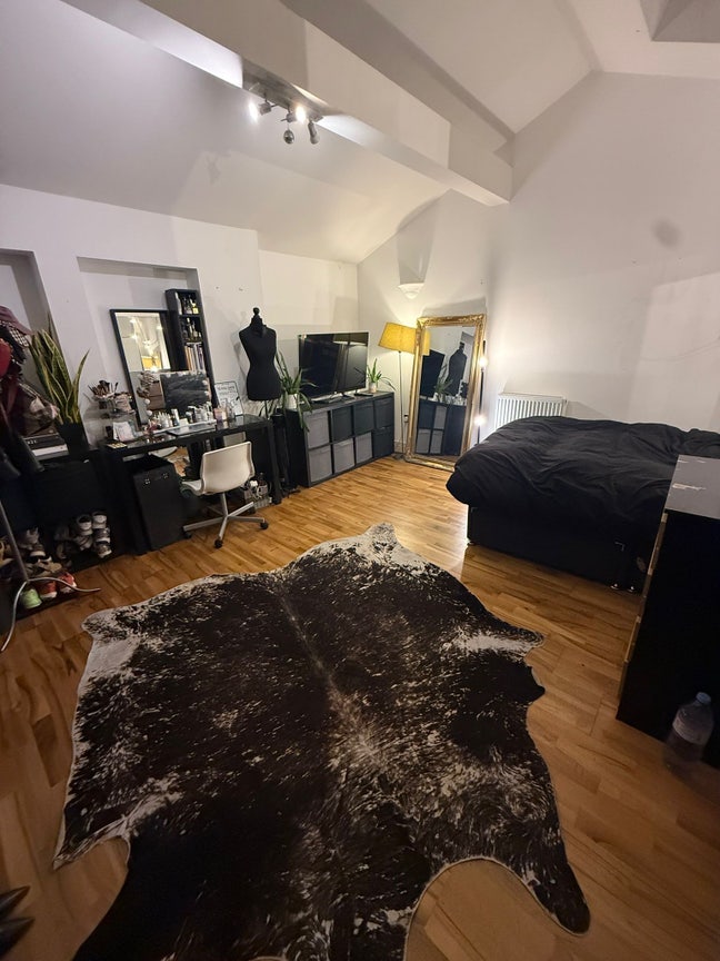 Massive Double Room Sublet — Studio Feel  Main Photo