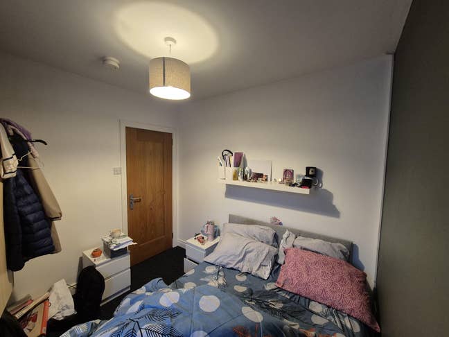 Room Near City Hospital  Available Now Main Photo