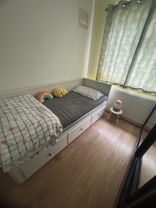 Single Rooms  Main Photo