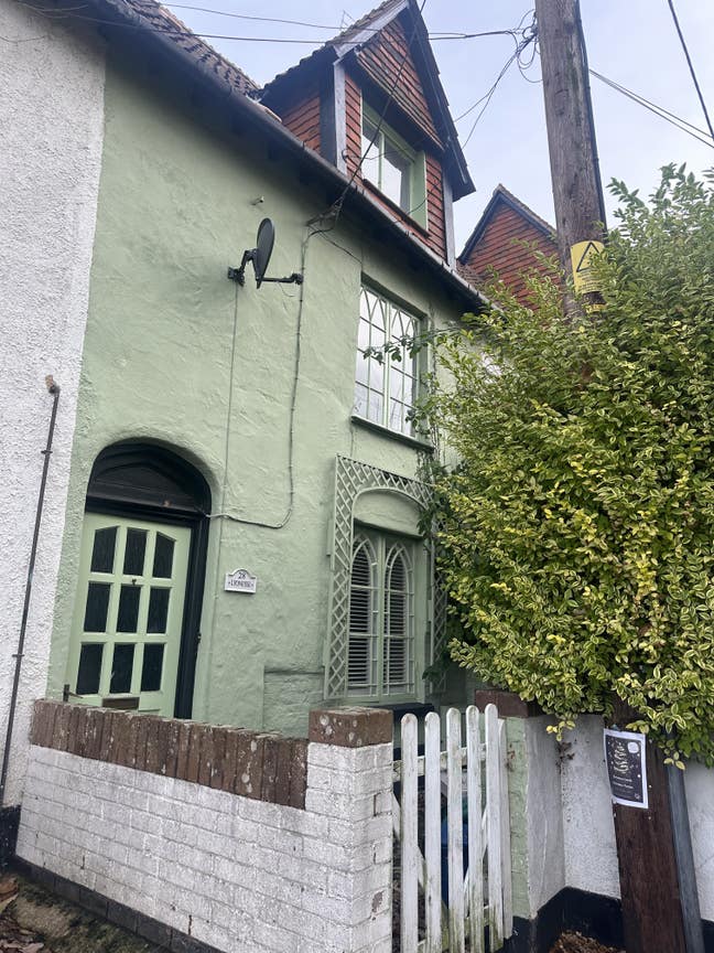 Super large room in cottage  Main Photo