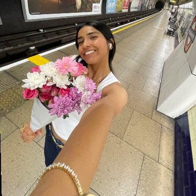 Professional Female seeks a double room Main Photo