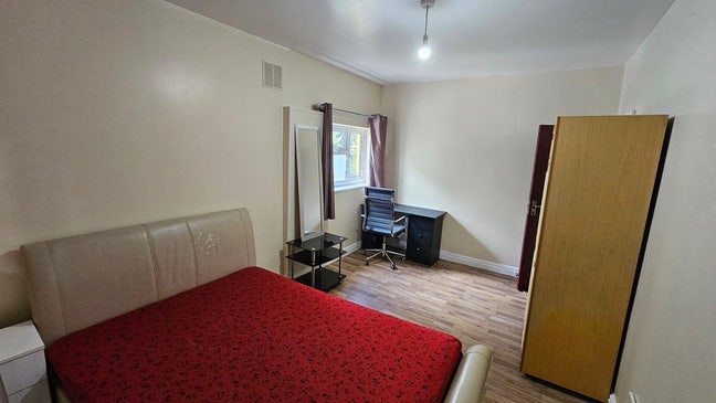 Affordable & comfortable room for students Main Photo