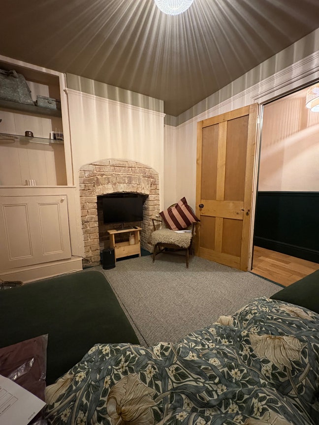 Quiet double in newly renovated house Main Photo