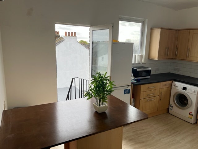 Double room - Norwood Junction all bills included  Main Photo