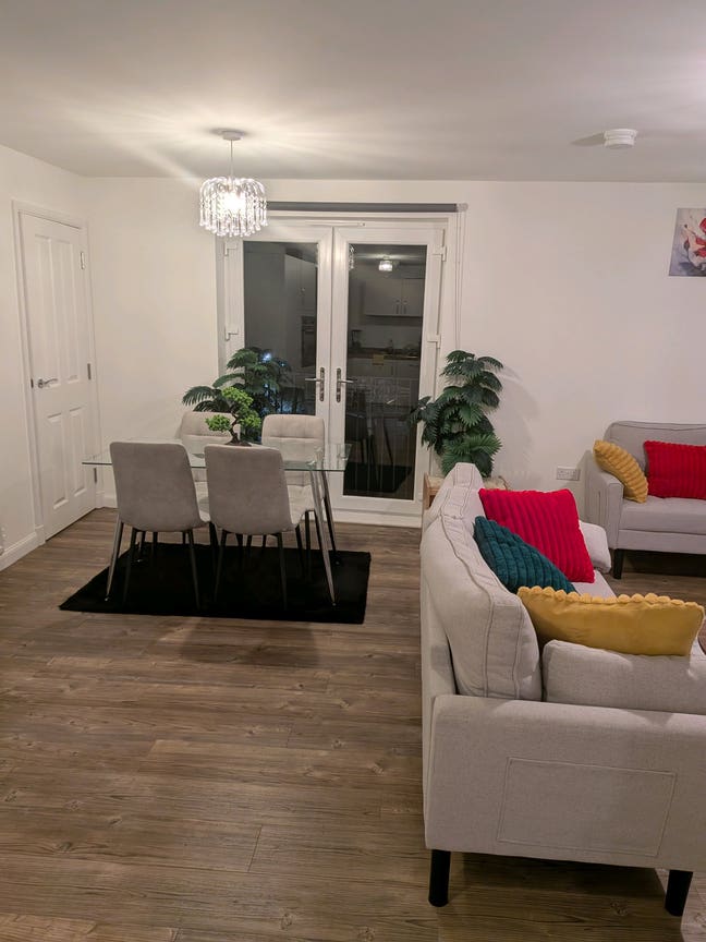 Room for Rent Main Photo