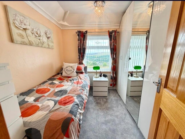 Single room and double room Main Photo