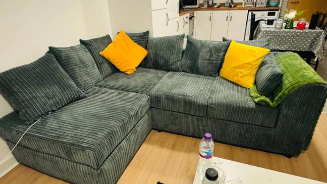 Female Tenant – Double Bedroom + Separate Toilet  Main Photo