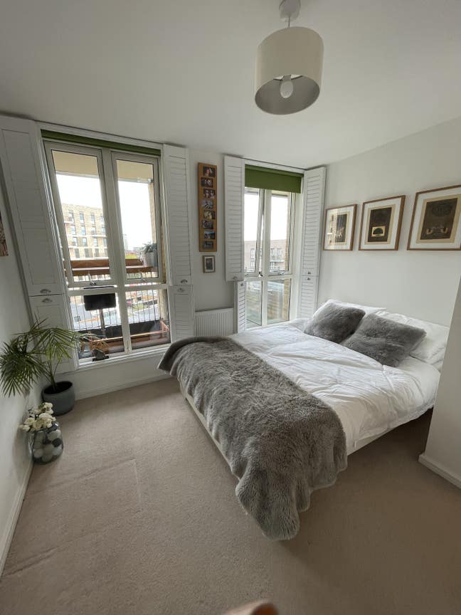 Beautiful 2-Bed Flat with 2 Balconies Main Photo